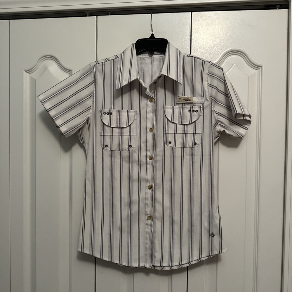 Columbia PFG Women’s Fishing Shirt Size S.